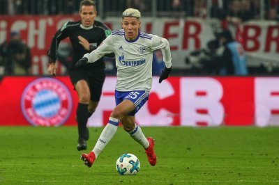 حارث بحضور ثانوي أمام كولون