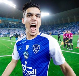 رئيس الهلال السعودي يحسم في مستقبل بنشرقي مع الفريق