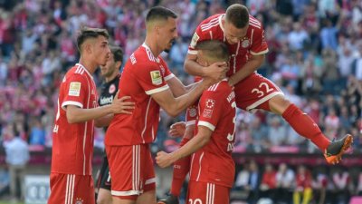 بطولة ألمانيا: بايرن يقسو على كوفاتش ويتخم شباك فرانكفورت برباعية