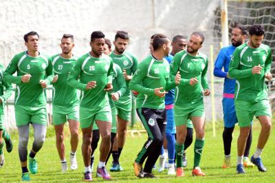 التشكيلة الرسمية للرجاء البيضاوي امام المغرب التطواني