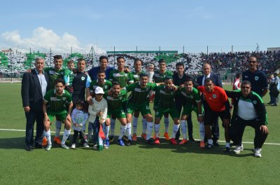 إحتفالات ولا أروع بتتويج المولودية الوجدية بطلا للقسم الثاني