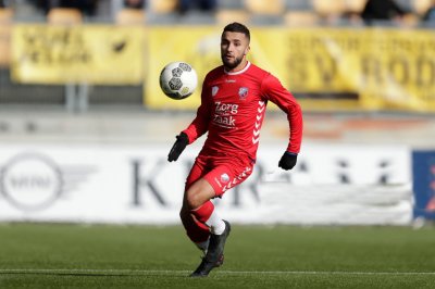 لبيض يوقع لأجاكس لمدة أربع سنوات