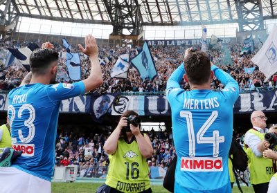 نابولي يواجه شبح التفكك