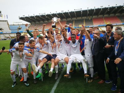 جائزتان لأمين خماس ببلجيكا