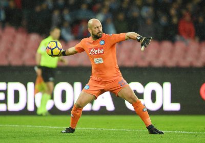 التحقيق مع رينا وكانافارو لعلاقات مزعومة مع المافيا