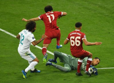 عصبة ابطال اوروبا: خروج المصري صلاح مصابا من النهائي