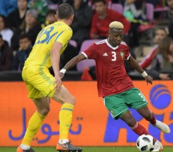 رونار محتار بين منديل وحكيمي