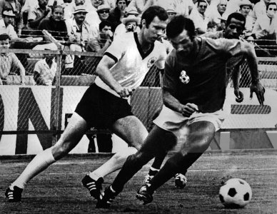 الأسطورة بوجمعة بنخريف يروي تفاصيل مثيرة عن مونديال مكسيكو 70