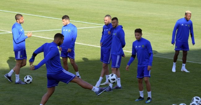 الأسود يواصلون تحضيراتهم لمباراة إيران