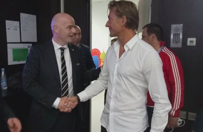 رئيس الفيفا يشيد بأداء الاسود