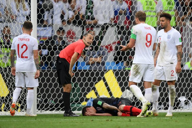 الفيفا يحقق ضد المنتخب الإنجليزي