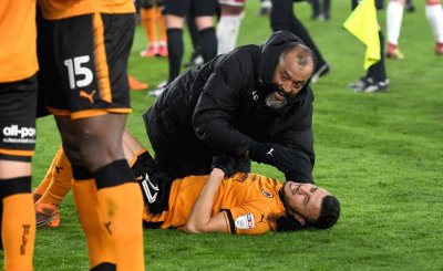 هل غدر مدرب وولفرهامبتون بغانم سايس؟