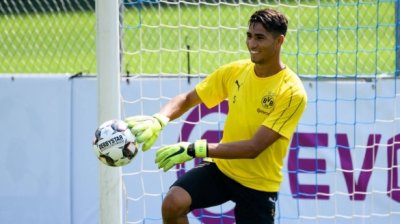 حكيمي حاضر غائب في إفتتاح البوندسليغا