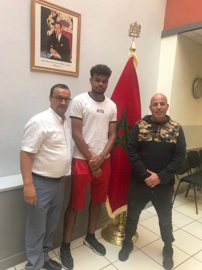 مالكوم تسلم جوازه وطار للمغرب