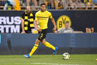 حكيمي لا زال ينتظر الفرج