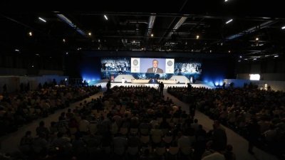 مدريد يحقق زيادة في إيراداته ويقترض لتطوير سانتياغو برنابيو