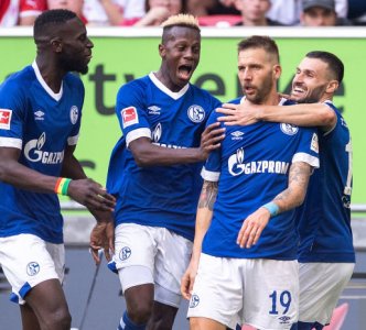 منديل يواصل التألق مع شالك