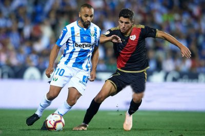 الزهر والنصيري يحسمان قمة المعذبين