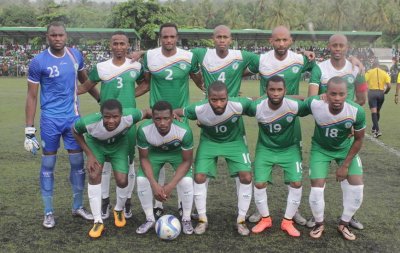 مدرب جزر القمر يختار عشرون لاعبا لملاقاة الأسود من بينهم أحد عشر محترفا