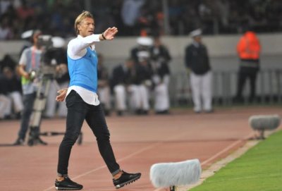 هل يجرب رونار هذا التشكيل؟