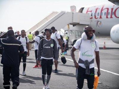 الحيتان وصلت مبكرا إلى جزرها وتتوعد بالرد