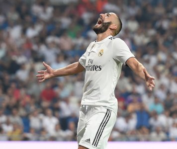 محامي بنزيما يتهم المدعي على موكله بالنصب وإقحام إسم المغرب في القضية