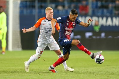 فيصل فجر فاز بجائزة أفضل لاعب