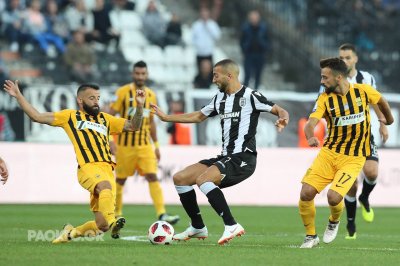 القادوري يحسم الديربي وينفرد بالصدارة