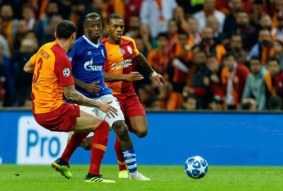 منديل حاضر وحارث غائب