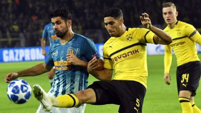 حكيمي ينافس مبابي على هذه الجائزة