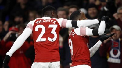 هدف لاكازيط المتأخر يقود أرسنال لفرض التعادل على ليفربول