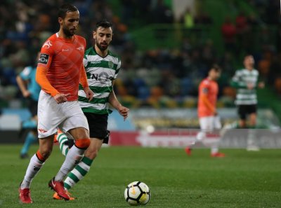 أبرهون يفاجئ بنفيكا بلشبونة