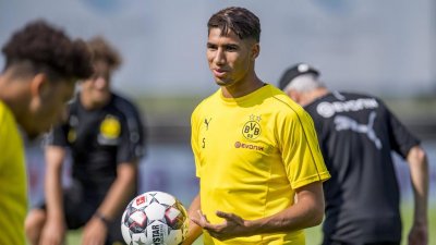 فرانس فوتبول تكرم حكيمي بهذه الجائزة