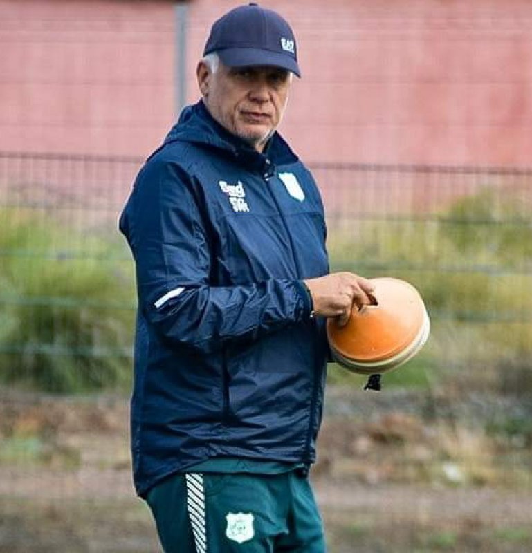 فيلود يرفع شعار الانضباط والصرامة داخل الدفاع