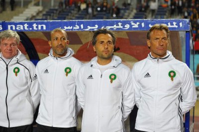 هيرفي رونار ل المنتخب : إفتحوا أعينكم ولا تنتقدوا طوال الوقت