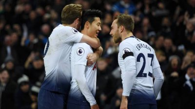 بطولة إنكلترا: ثلاثية طوطنهام تكبد تشلسي خسارته الأولى هذا الموسم