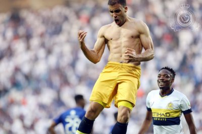 بالصور.. أمرابط وحمد الله يصنعان أفراح  النصر  أمام  الهلال 