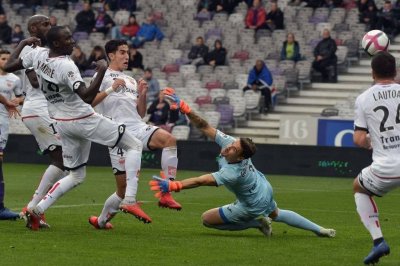 نايف أكرد ل المنتخب : هذا موعد عودتي للملاعب