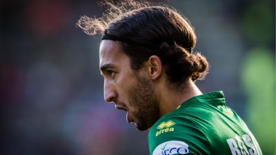 الخياطي يقود دين هاغ لإنتصار عريض