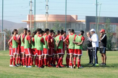 بالصور.. السلامي يواصل تحضيراته بمعسكر مراكش