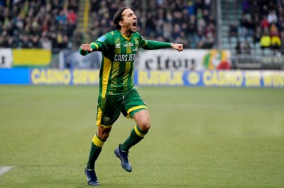 الخياطي يمتع ويسجل هدفين ضد فاينورد