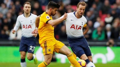 بطولة إنكلترا: ولفرهامبتون يسدي خدمة لليفربول بإسقاطه توتنهام