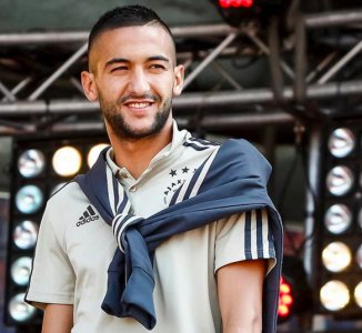 هبة مالية من حكيم  زياش لهذا الفريق المغربي