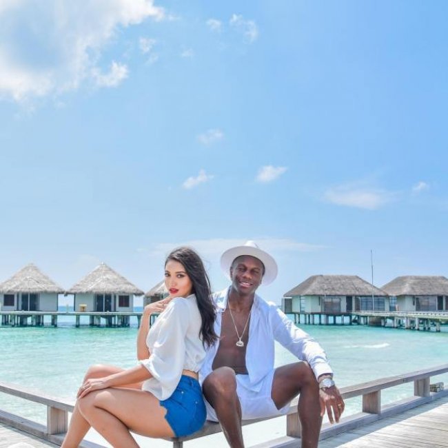 زياش قضى سهرة رأس السنة مع هذا الفنان ومنديل بهذه الجزيرة