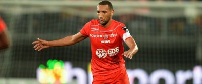 عبد الحميد يقصي بنشرقي