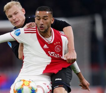 زياش يصنع هدفا ويصطدم بالقائم