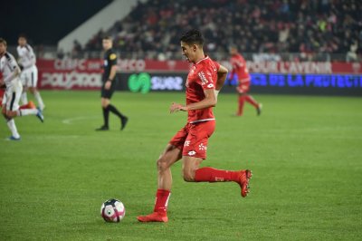 أكرد يعود ويسحق سانت إتيان