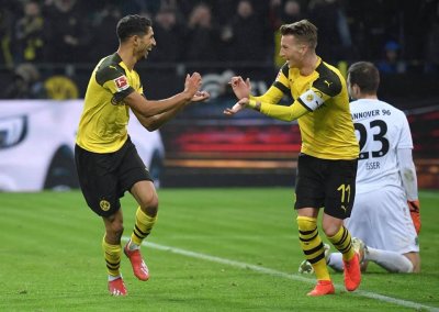 حكيمي يحطم أرقام كارباخال ويشكل قلقا للريال