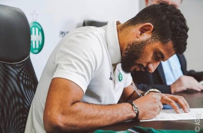 رسميا.. أيت بناصر يلعب لسان تيتيان