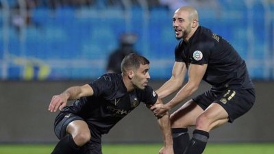 أمرابط يتابع هذه المباراة من المدرجات